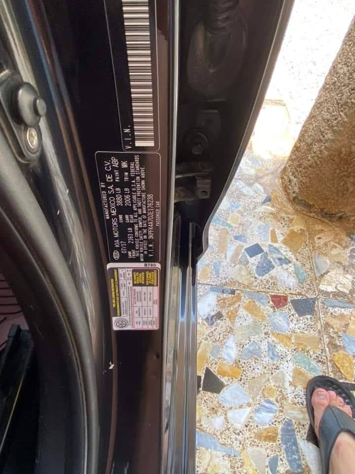 السلام عليكم
كيا فورتي موديل 2018 للبيع
فئة LX
لون . اسود
حادثها امريكا . بنيد فقط ومبدل . والباب الخلفي جهة اليمين كلير امريكا .
سيارة جاهزة حدادية . 
محرك دوش ٢٠٠٠
كير AT
تبريد يعمل وبحالة ممتازة 
منظومة زنون عدسة .
تجي تفحص وتاخذ سونار 
مكان بغداد الحسينية 
السعر 113$
رقم هاتف  ***********

