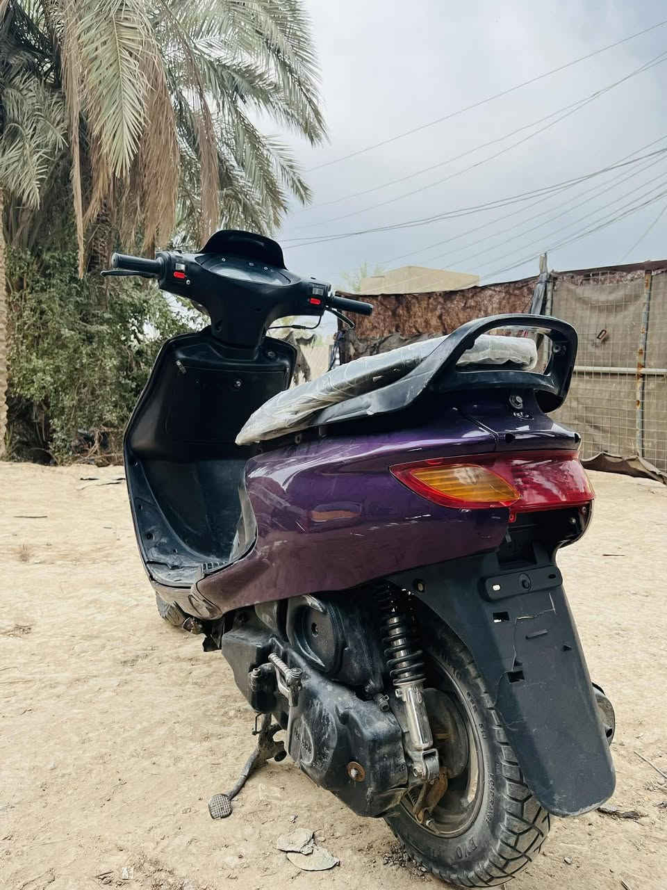 سلام عليكم  فراشه للبيع (٣٠٠)
دراجه ناعمه وحلوه شغال سلف هندر ودراجه مجفتهه مره وحده 
مكان ديوانيه دغاره 
رقمي *********** 

السعر (٣٠٠)
