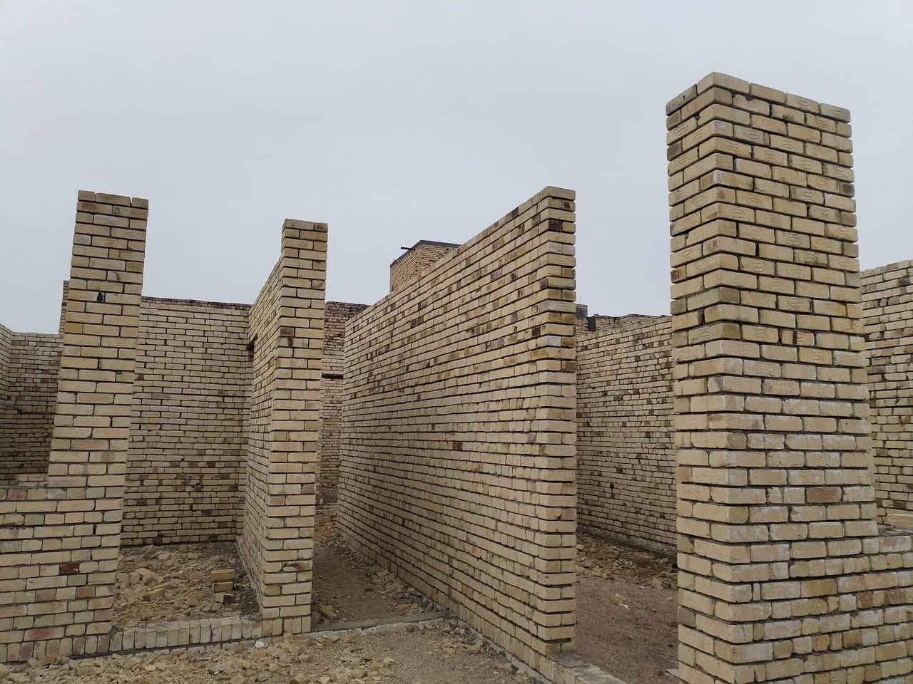 هيكل للبيع بناء طابوك المساحه 200 بكاع وسام ال  خلف مدرست الحبيب المصطفى ***********6
