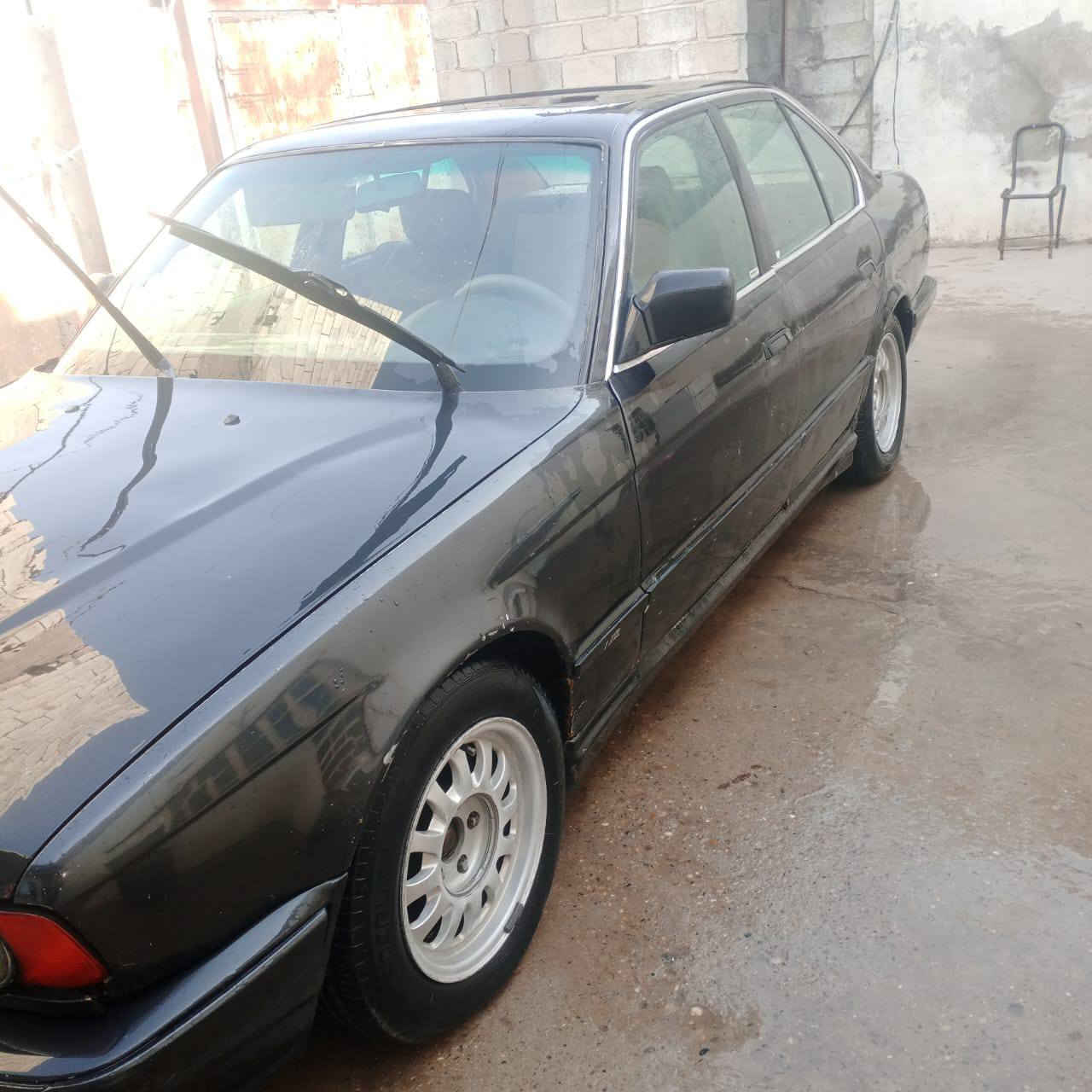 السلام عليكم أبي ام للبيع كشر ومحرك جديد كير جديد شرط الضمان اني مكلف بل نشر المكان السيارة ديالى بعقوبة  الرقم صاحب السيارة ***********
