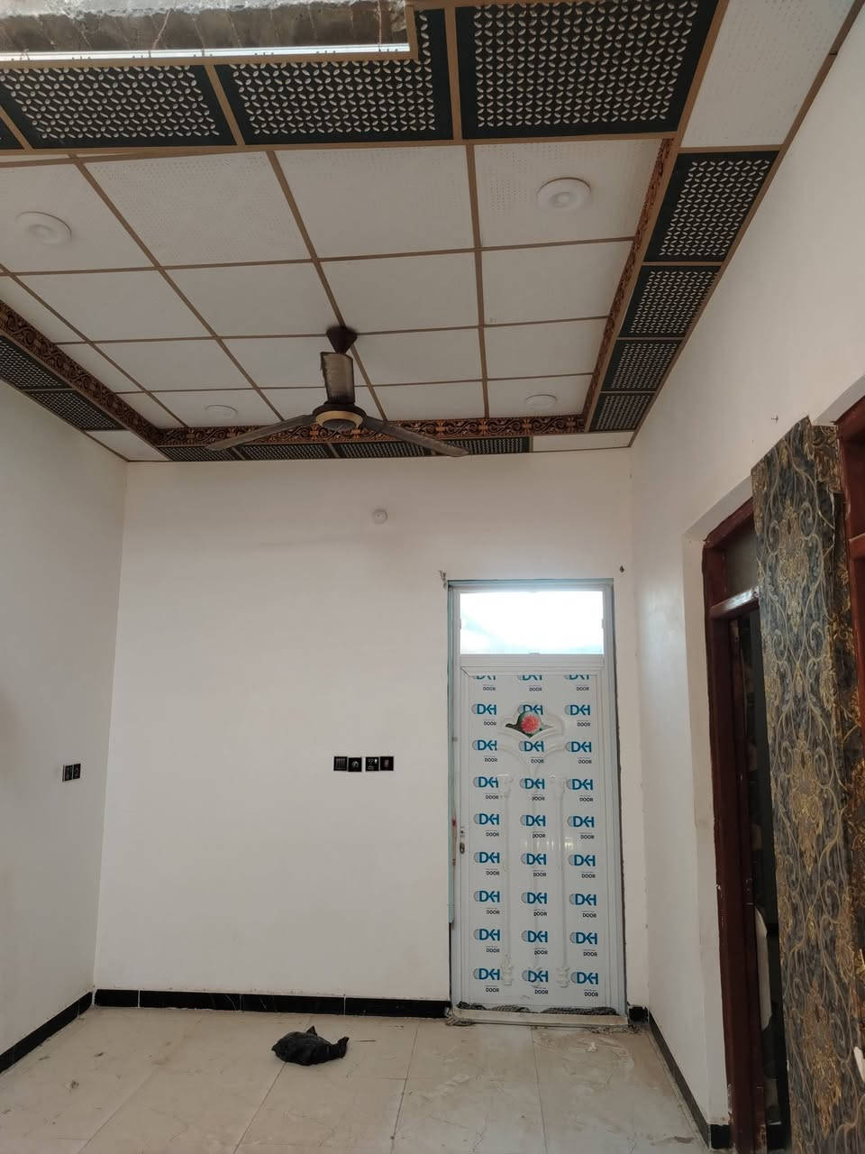 دار للبيع زراعي شموع ركن مساحه 140 متر طابوك كونكريت بناء حديث يحتوي علئ
غرفتين صاله استقبال مطبخ صحيات داخلي خارجي كافت الخدمات ماء كهرباء مجاري شاع 10 متر البيت سكن كبل فارغ خامس بيت عن الطابو  السعر 72 اوبيه مجال بسيط إستفسار *********** اكرم الاسدي للعقار
