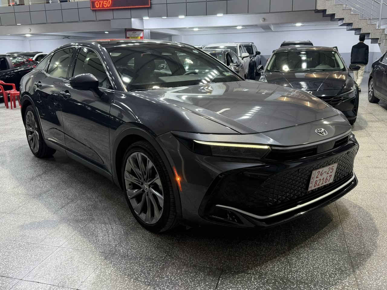 #سعر_مغرى_جدا
TOYOTA CROWN 2024
تويوتا كراون ( مليكة) ٢٠٢٤
مواصفات Limited:-
واحد ع واحد
بصمة
نظام المفتاح الذكي
تبريد المقاعد
شاشة
مثبت السرعة
شاحن لاسلكي
تدفئة المقاعد 
المصابيح الأمامية ليد
سقف بانورامي
الكاميرا الخلفية
رادار ٣٦٠ درجة
مستشعر وقوف
تدفئة مقود القيادة
إغلاق الأبواب الناعم
فول تحكم ستيرن
لوحة قيادة الكتروني 
مانع للانزلاق 
هاند بريك بصمة 
اوتو هولد 
سماعة JBL🔊
سقف شيشة
تبريد مركزي
رادار جانبي
ماشية ٢٦ مايل
V4 (2.5) engine 
Hybrid 

السيارة وار امريكي  كفالة عامة من دعامية للدعامية
رقم شاصي موجود بالصور
العنوان دهوك
للسعر علق برقم ٣ ياتيك مباشر
***********
***********
