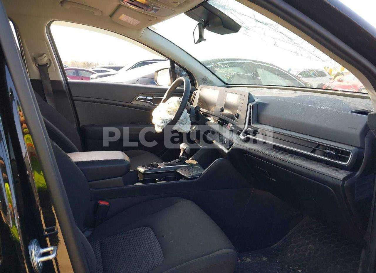 السلام عليكم سبورتج موديل 2023 فئة 4X الدفع الرباعي سيارة ضررها مثل ما موضح بالصورة ماشية قليل 30 الف وعندي صور السونار إذا تحب تدخل على الخاص وتستفسر اكثر على صور السيارة والدواخل بالإضافة مدوشمة كاعية الدواخل مالتها سيارة نظيفة نظيفة 

مكاني بغداد الدورة
السيارة اربيل تحويل مباشر السيارة باسمي 

السعر 215 / 210 وبيها مجال للطيبين 

الاستفسار راسلني على الحساب او رقم ***********
