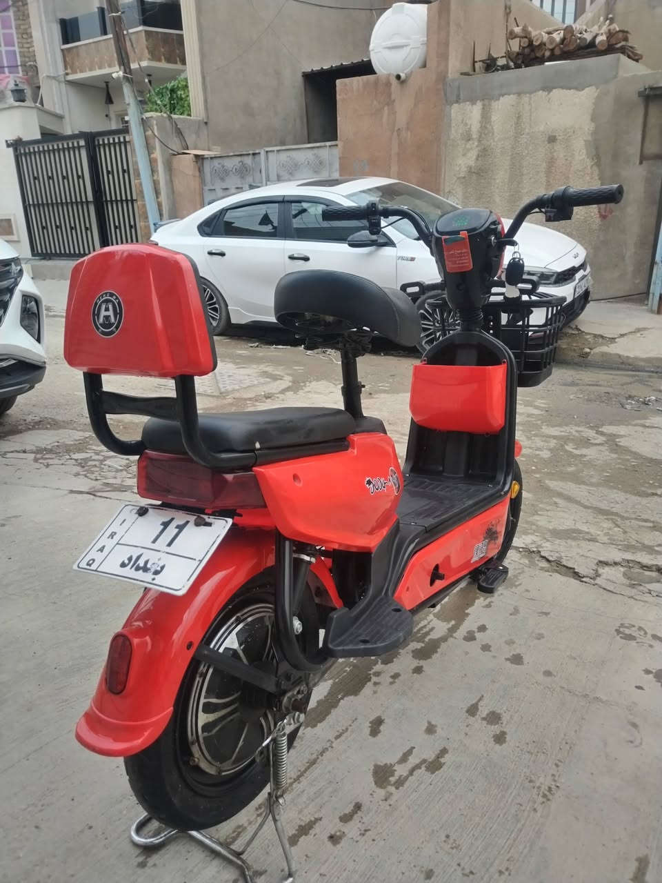 السلام عليكم دراجه شحن حجم 14 دراجه بعده لوك جديده كلش 4 بطاريات سرعته 50 km 
وياه بصمه وسويج وشاحنه الاصليه 
العنوان بغداد الامين الثانيه 
السعر 250 الف 
رقم ***********
