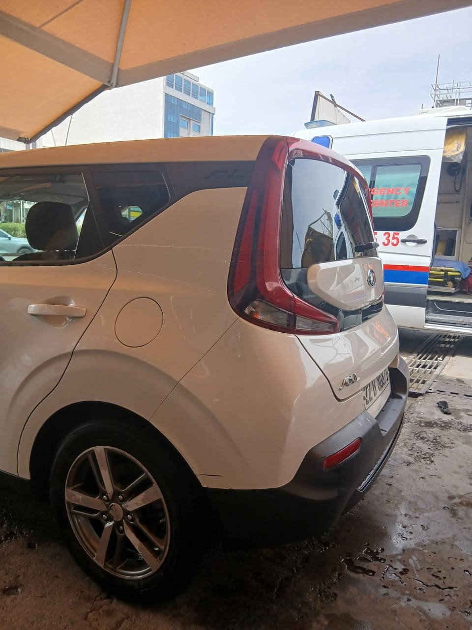 كيا صول
موديل 21 رقم اربيل 
حادث جاملغ بدون داخل  
السعر 135 بيها مجال 
***********
