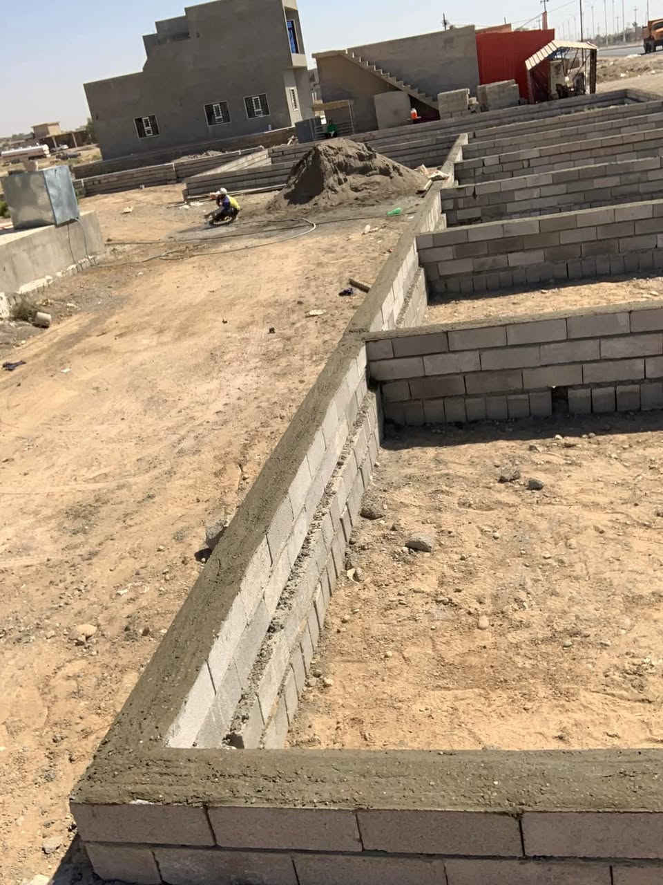 السلام عليكم  نستلام البيت من الساس ونسلمك هيكل فقط  ناخذ مقدمه حسب مساحت البيت والعمل مده شهرين فقط نسلمك البيت هيكل شروط العمل مقدمه وكل راس شهر ٥٠٠
ملاحضه شغل اشراف هندسي  ***********
***********
