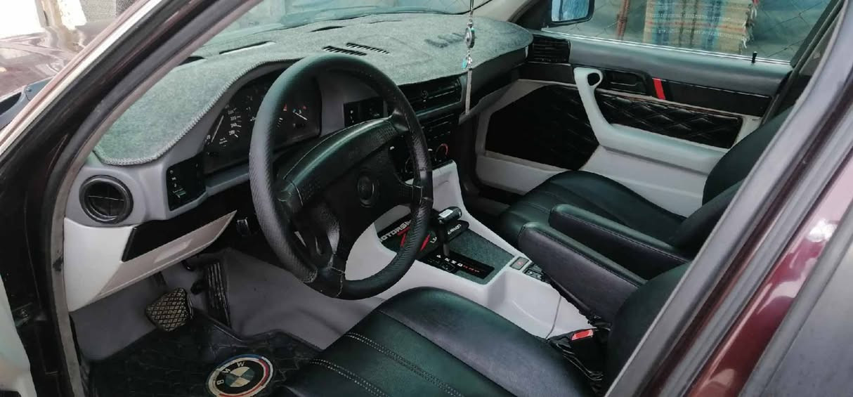 بيئم 525 .محرك جديد  كبس ديجيتال  گير اتوماتيك موديل 1993  سلايت جامات كهربائيه تبريد قطعتين . دبل أيرباك.مرايات كهربائيه.سلايت .كوشن جلد .گير محرك بشرط  سيارة عام بخ جمالية تحويل  بشرط . رقم وسنوية  جديد حتى.2029.سياره رقم دهوك و موجوده بدهوك.سياره بدون مصرف نهائيا.
سياره تحويل و غرامات بشرط ..سعر.72.مجال 
***********.فايبر.واتسأب دهوك, العراق
