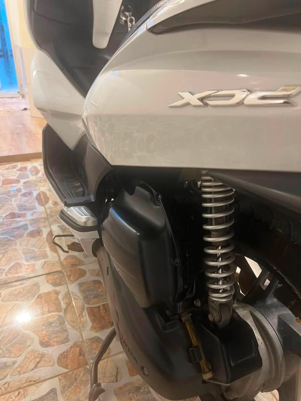 سلام عليكم PCXجيل اول 125دراجه مكفوله بس الكفر جديد كدامك والباقي مكفول نعومه شلعه معدل ماشيه 25كلها شغاله سعر 1400مليون واربعميه بيهه مجال بسيط مكاني مدينه الصدر رقم ***********
