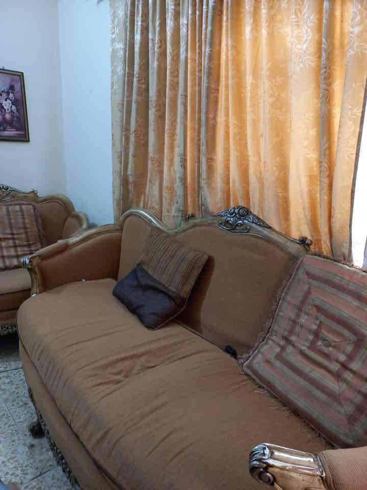 السلام عليكم 
تخم قنفات كويتي صناعة مصرية متين جدا
متكون من ٤ قطع 
واحده ام ٣ نفرات 
واحده ام نفرين
اثنين ام نفر واحد ( كراسي )
السعر ٢٢٥ الف 
للاس
للإستفسار الاتصال بالرقم 
*********** البصرة, العراق
