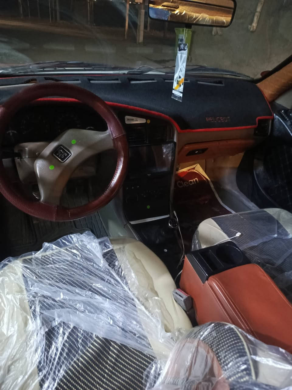 بيجو لميس موديل 2009 لا ضربه ولا صبغ اسياره حلوه وجاهزه بدون اي نقص كله مكفول بغداد الدوره اسعر 40 وبيه مجال الطيبين ***********
