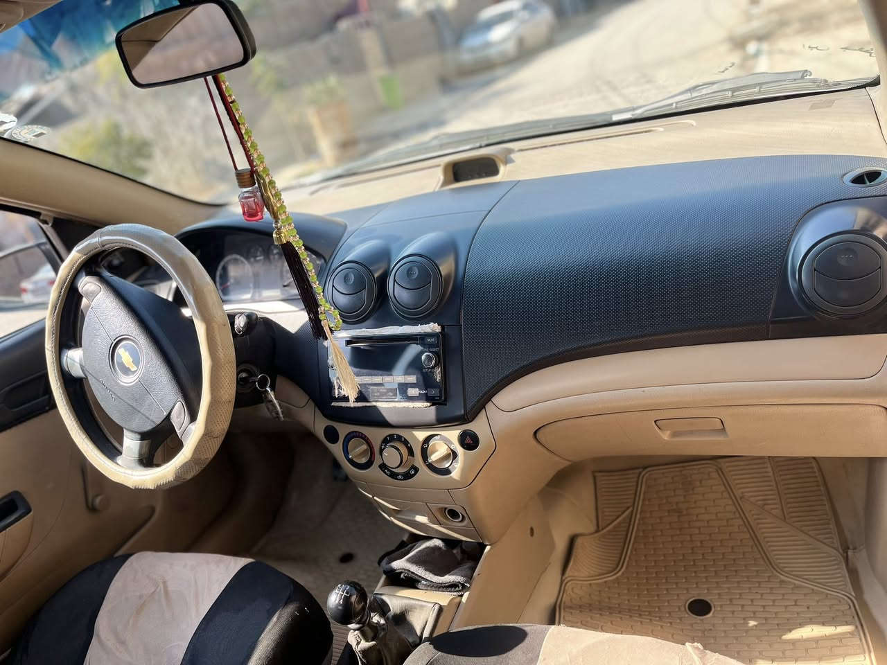 سيارة بيها ٣ قطع صبغ 

ثنين چاملغ امامي 

والبنيد بدون دواخل 

سياره كير محرك 

حداديه مكفوله 

موديل ٢٠١١ 

سنويه ٢٠٢٧ 

الاستفسار ***********

مكاني نجف 

السعر 65 ورقة وبيها مجال
