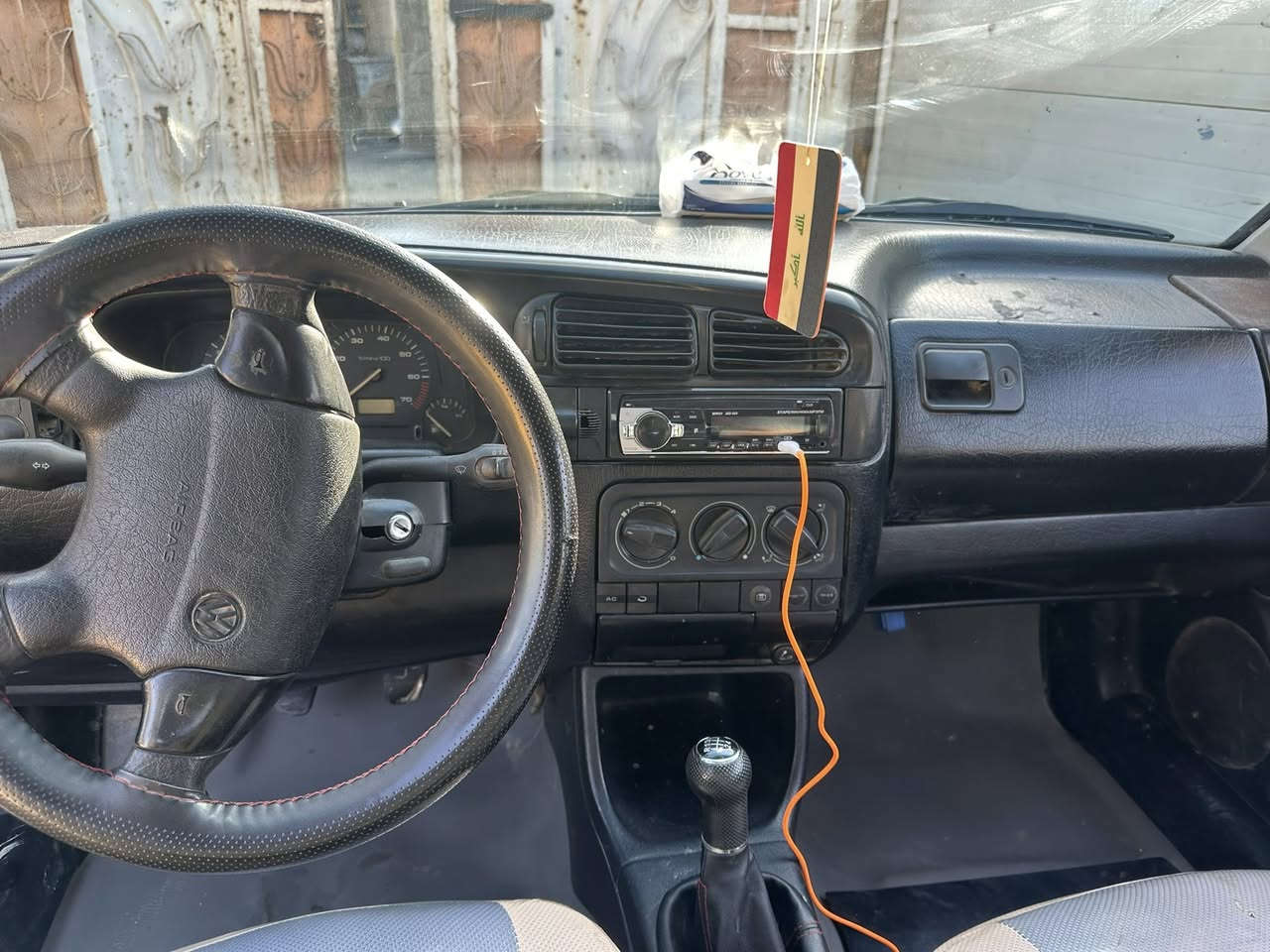 السلام عليكم 
فولكسواجن فنتو 
السياره خير من الله 
تخم تاير  كير عادي 
حداديه ٧٠٪؜
تبريد يحتاج بس فحص وغاز منظومه كامله 
كير ومكينه خير من الله 
السعر ٣٥$ بيها مجال 
للتواصل واتساب ***********
