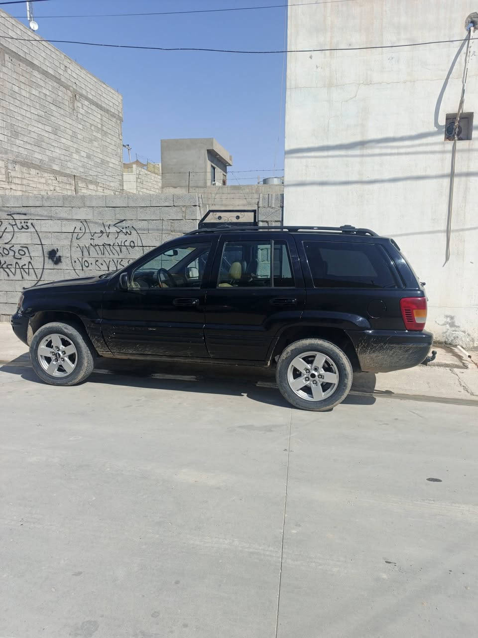 جيب شروكي موديل 2001 محرك 8 تبديل بابل صندوق بدون دواخل سنوية و رقم جديد بي دفتر بانزين ***********
