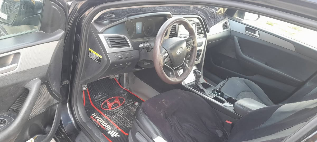 السلام عليكم..
سوناته ٢٠١٧ امريكي بدون دواخل
صبغ قطع كير محرك صدر جيد جداا
منضومه زنون السعر ١٠٥ وبيها مجال
العنوان فلوجه السونار مرفق بالمنشور
***********
***********
