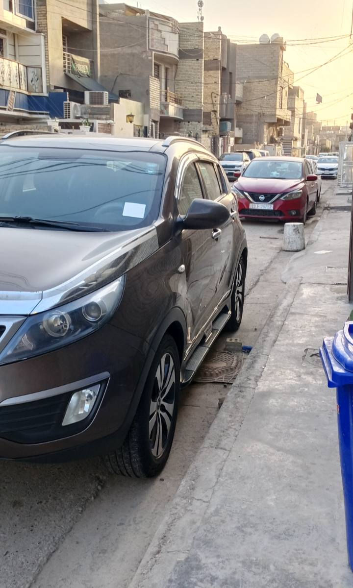 سلام عليكم كيا سبورتج لبيع موديل 2012سياره حلوه بسمي محرك 2000مكفوله من صبغ وضربه خليجي نورامه رقم اربيل جديد هزه جديد سيارة نضيفه السعر135بيه مجال مكان بغداد بياع تقاطع الدرويش رقم الهاتف ‏(‪***********‬‏) ***********
