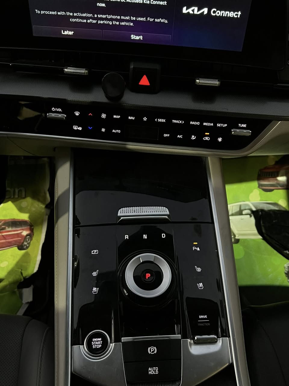 كيا سبورتج
2022 هايبرد خليجي مكفول 
رقم بغداد باسمي 
ماشيه 24 الف 
مواصفات فول الفول 
رادارات اربع جهات 
اربع كامرات 
كشنات تدفئة تبريد اربع مقاعد 
تحكمات touch￼￼ ( لمس ) 
شاشة ￼ digital متصلة 
قياده ذاتيه . مثبت سرعة . تحديد مسار .تنبيهات 
مكان لسياره بغداد 
***********
