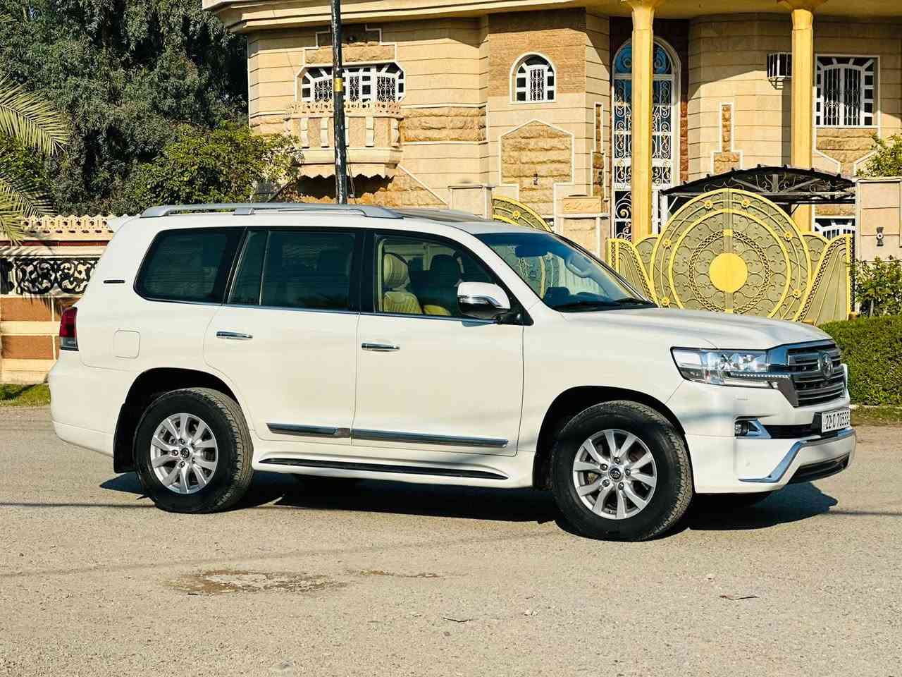 السلام عليكم للبيع لاندكروز GXR2017
رقم اربيل الجديد تحويل ثاني يوم
V8.4600
ماشيه 100kmحقيقي 
بدون صبغ مكفوله 
بصمه 
فتحه
شاشه كبيره 
شاشات خلفيه

#العنوان_تكريت_العلم
#السعر490$
#للستفسار***********
