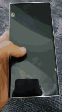 S22ultra بي ظربه بشاشه و شبكه سيم مرات مامستقر جهاز كل شي يشتغل بي عادي طبيعي 275وبيه مجال جهاز كلش نضيف ***********
