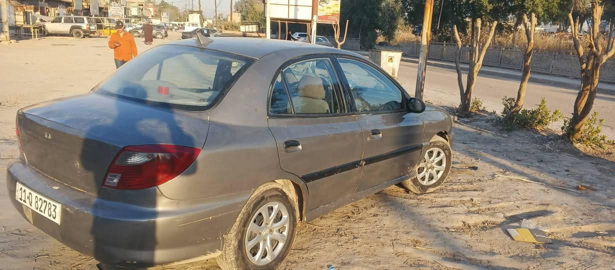 السلام وعليكم
كيا ريو موديل 2002 رقم انكليزي 
مكينه 1600وكير أو توماتيك 
السعر /٤٠ ورقه وبيها مال لطيبين 
العنوان /المحمودية ناحيه الرشيد  
الاتصال / ***********

