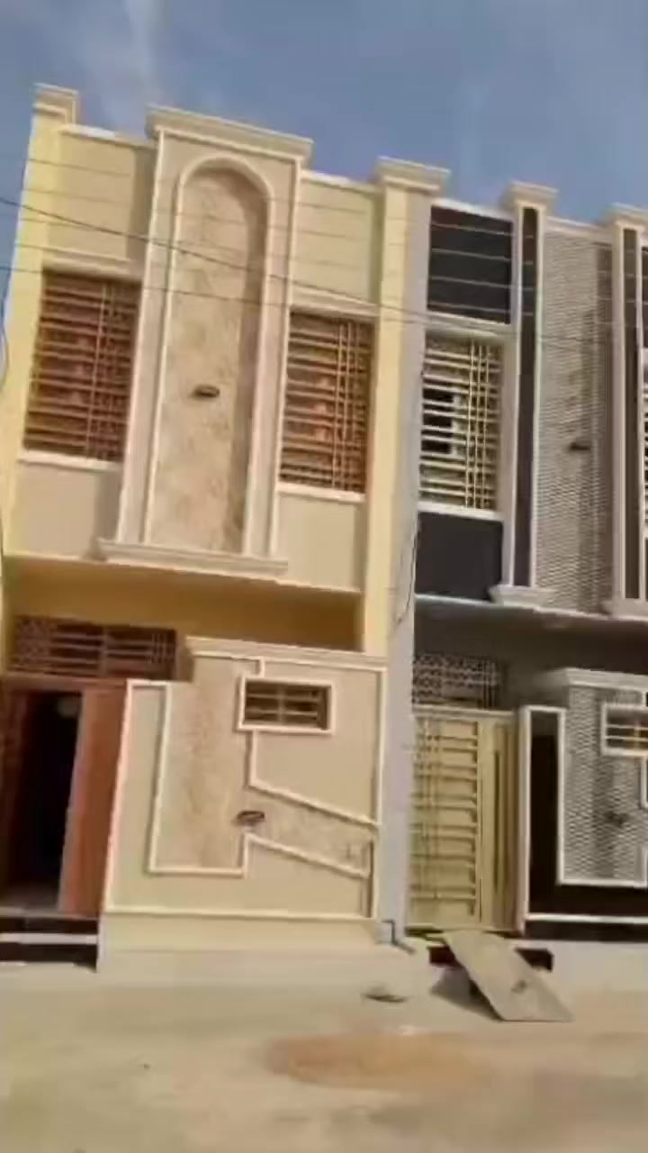 ༊෴✿السلام عليكم✿〄

🌟 بيت  : 50 م طابق ونص 

🏗 بناء جديد مطبخ وصاله وغرفتين نوم وصحيات داخلية وخارجية 

🚪 درجة اولى  

📍 حي الجامعة خلف جامعة فريحة 

📝 سند 25 

💼 كافة الخدمات 

🚶‍♂️ يبعد عن الامام الحسين (ع)  5 كيلو

👷‍♂️ام كيان للعقار 

🛣 شارع تبليط 10 م 

📞 للاستفسار اكثر الاتصال او واتساب 
***********
