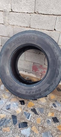 زوج تايرات حرفش ٢٢ ناصي ٠٧٧٠٦٠٨٤٥٤٨