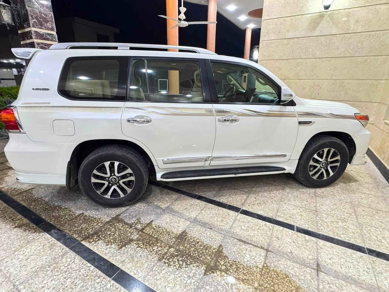 السلام عليكم لاندكروزر ٢٠١٠خليجي كفاله عامه من ضربه
صبغ قطعتين فقط كير محرك كفاله تبريد صدر كفاله 

رقم بغداد انكليزي باسمي ماشيه ٢١٠حقيقي

بيع مستعجل انتصل وتدلل

مكان بغداد حي العلام 

***********
