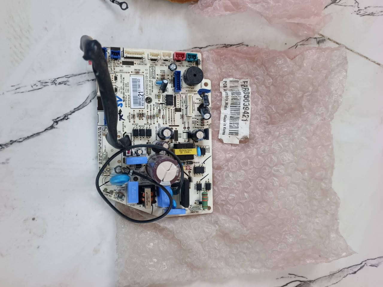السلام عليكم للبيع جديد غير مستخدم كارت ثلاجه Lg اصلي 
كارت داخلي سبلت lg 
اوتماتيك ثلاجه


**إذا كنت صاحب هذا الإعلان وتريد حذفه لأي سبب، رجاءا أرسل رسالة إلى الدعم الفني**