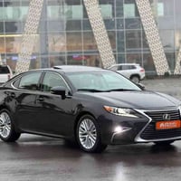 لكزس اي اس ٢٠١٧ • ١٥٤٠٠٠ كم • ضرر بنيد وباب