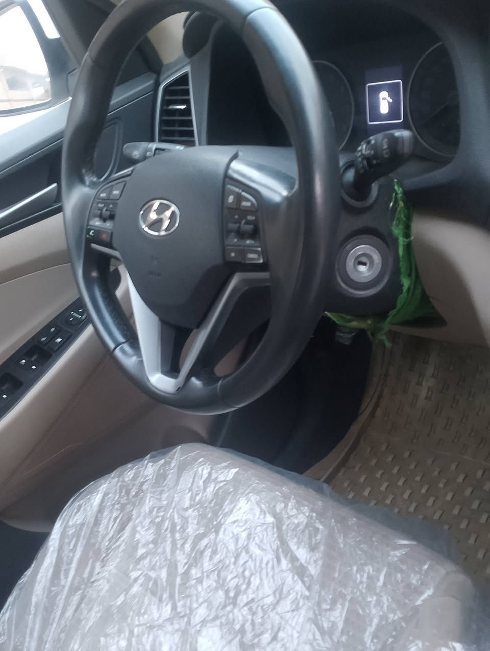 سلام عليكم توسان 2018 خليجي رقم بغداد بسمي تحويل ثاني يوم نص فول مواصفات الخليجي  معروفه سياره جديده 
مكان النجف 
***********
