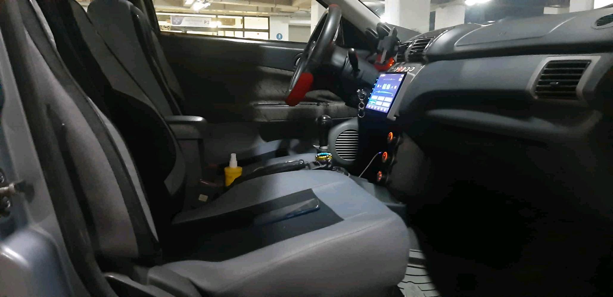 بروتون بيرسونا ٢٠١١...سياره مكفوله من الصبغ..لونها الاصلي قطره مبيها ..تدفئة تبريد ..
كهربائيات كلها شغاله...سياره نظيفه بمعنى الكلمه ...سنويه باسمي شرط التحويل ..كير عادي و محرك بدون فتح...عنواني كركوك