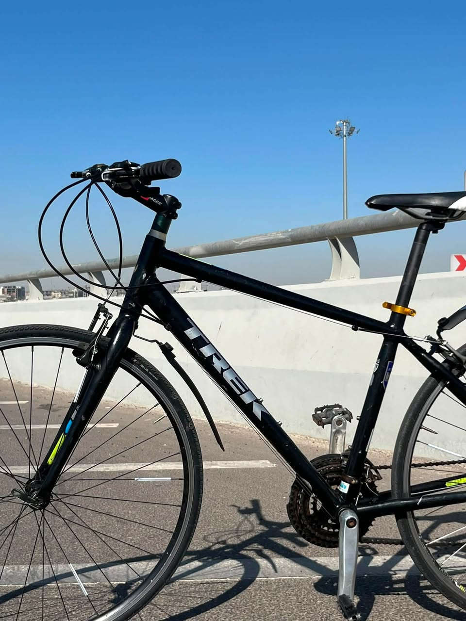 سلام عليكم 
بيسكل البيع من ماركه( ترك ) 🇺🇸
عالميه 🚵
دراجه بل كامل اللمنيوم 
دراجه وضع حاويه كل غراضه وقطع بيه اصليه ✅
سستم بل كامل ماركه شيمانو ✔️
يدات بريم امامي خلفي شيمانو ✔️
مكينه امامي شيمانو ✔️
مكيني. خلفي شيمانو. 
عكرب من ماركه( التوس ) اصلي ✅
شيمانو 
بدال ممن ماركه شيمانو ✔️
بيدرات اصليه ✔️🚵
وياله ألمنيوم اصلي ✅

سعر 235بيه مجال بسيط 
يوجود توصيل جميع محافظات. عراق. 
***********☎️
