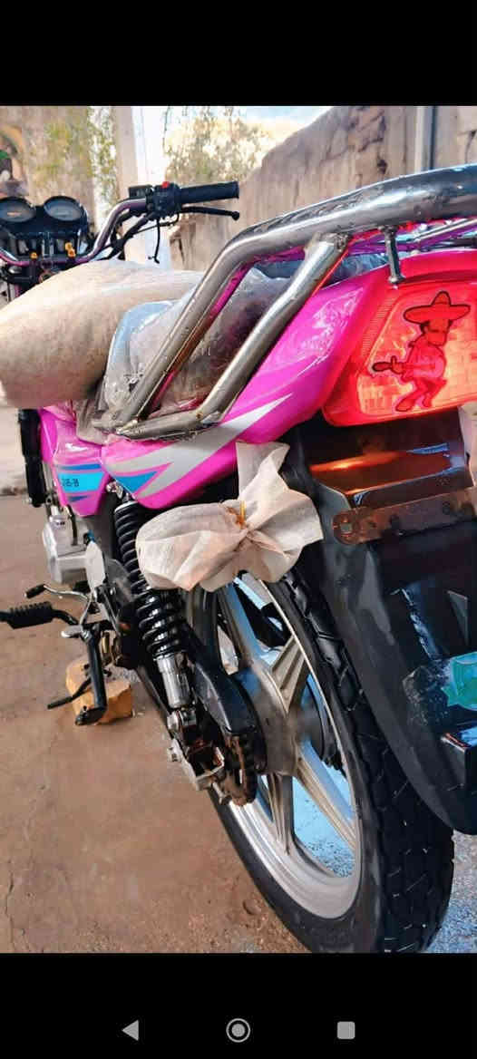 السلام عليكم 
(اعيد النشر بسبب الوعود الكاذبة اخوان الي مو شراي لا يتعبني )
دايون عضم موديل 23 كلك رقم شاصي موجود وقفل استيرن موجود تريد مكاتبه اسويلك سعرها 700 وبيها مجال مكاني حله حي العسكري
***********
