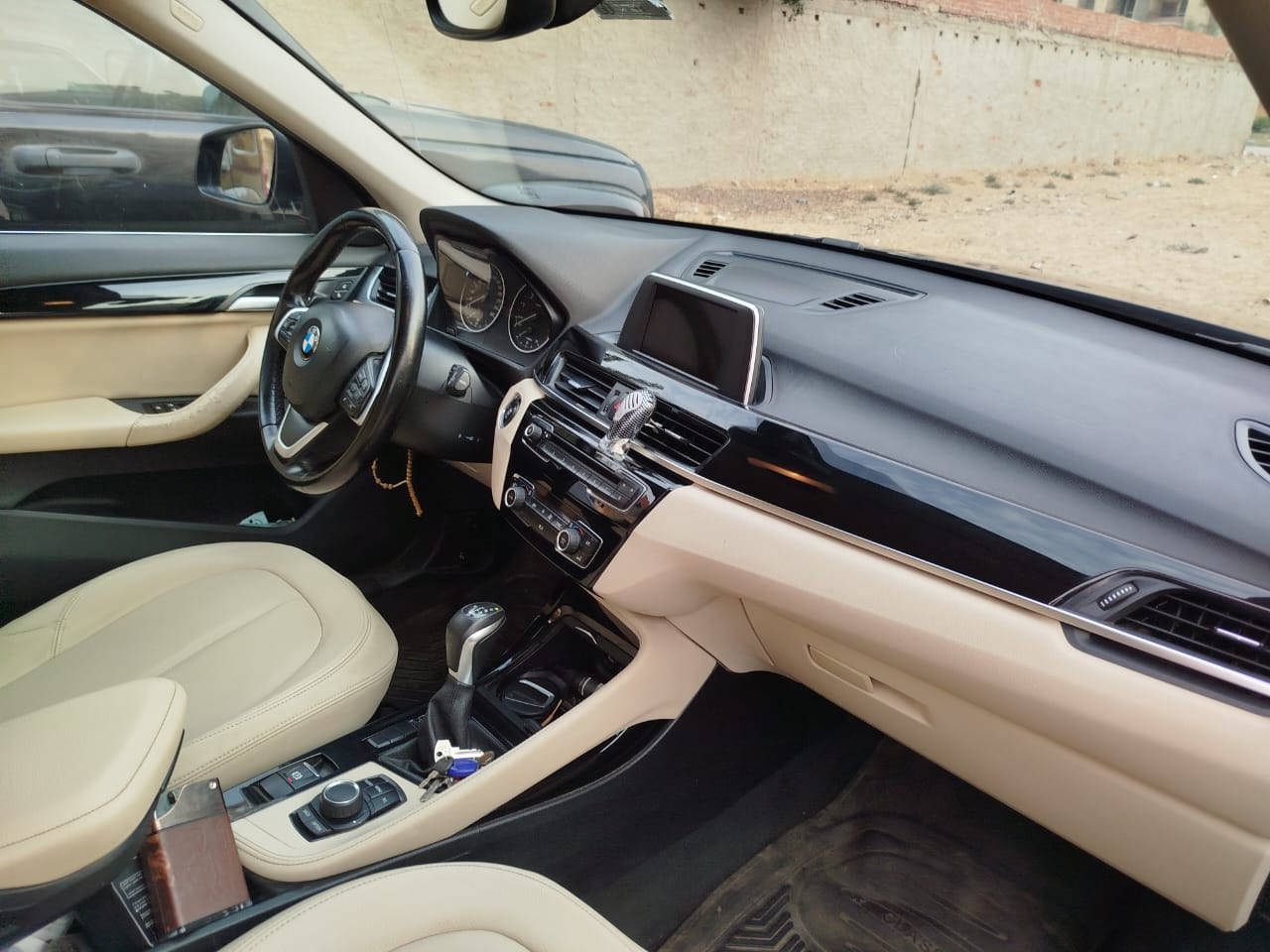 🚙 للبيع BMW X1 موديل 2017
حالة ممتازة وفابريكا بالكامل 💎
📌 التفاصيل:
عداد: 215,000 كم
صيانات منتظمة ✅
بدون أي مصاريف إضافية
السعر قابل للتفاوض البسيط 💰


**إذا كنت صاحب هذا الإعلان وتريد حذفه لأي سبب، رجاءا أرسل رسالة إلى الدعم الفني**