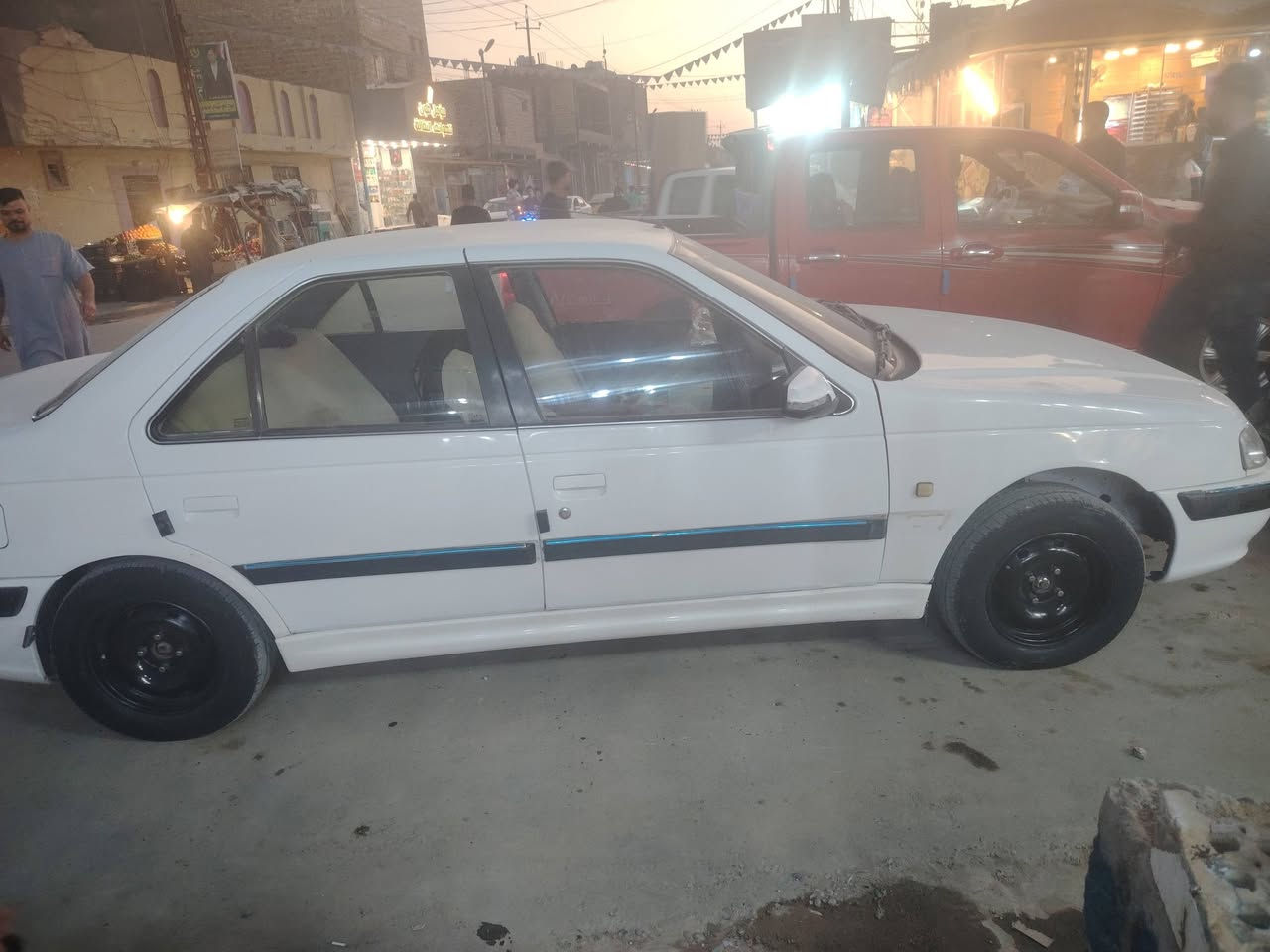 سلام عليكم شباب بيجو بارص مديل ١٢ مكفوله من كلشي جاهزه رقم نكليزي بسم راعيه اني مكلف بل نشر مكانه ديوانية قضاء الحمزه الشرقي وهذا رقم صاحبه ***********
