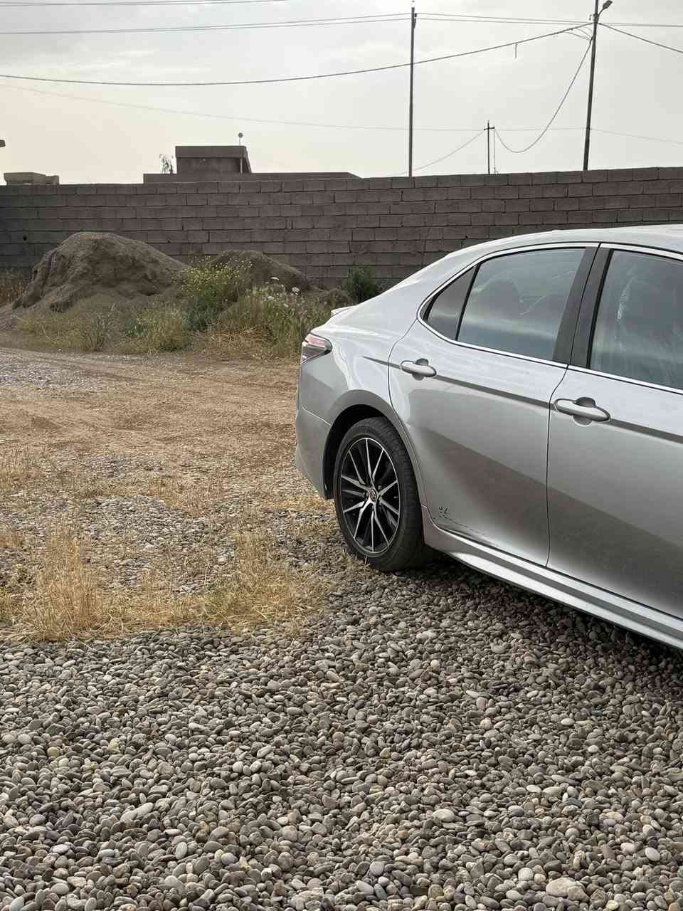 كامري 2023 se ضرر موضح بصور وبيها ملاحضتين رش بدون تعديل بدون حار ماشيه 40 الف ميل جديده تحويل مباشر رقم وهزه وسنويه كلها جديد 
السعر 195$ وبيها مجال بسيط حيل الشراي يخابر لا يراسل 
العنوان كركوك الحويجه قرى الحلوات 
***********
