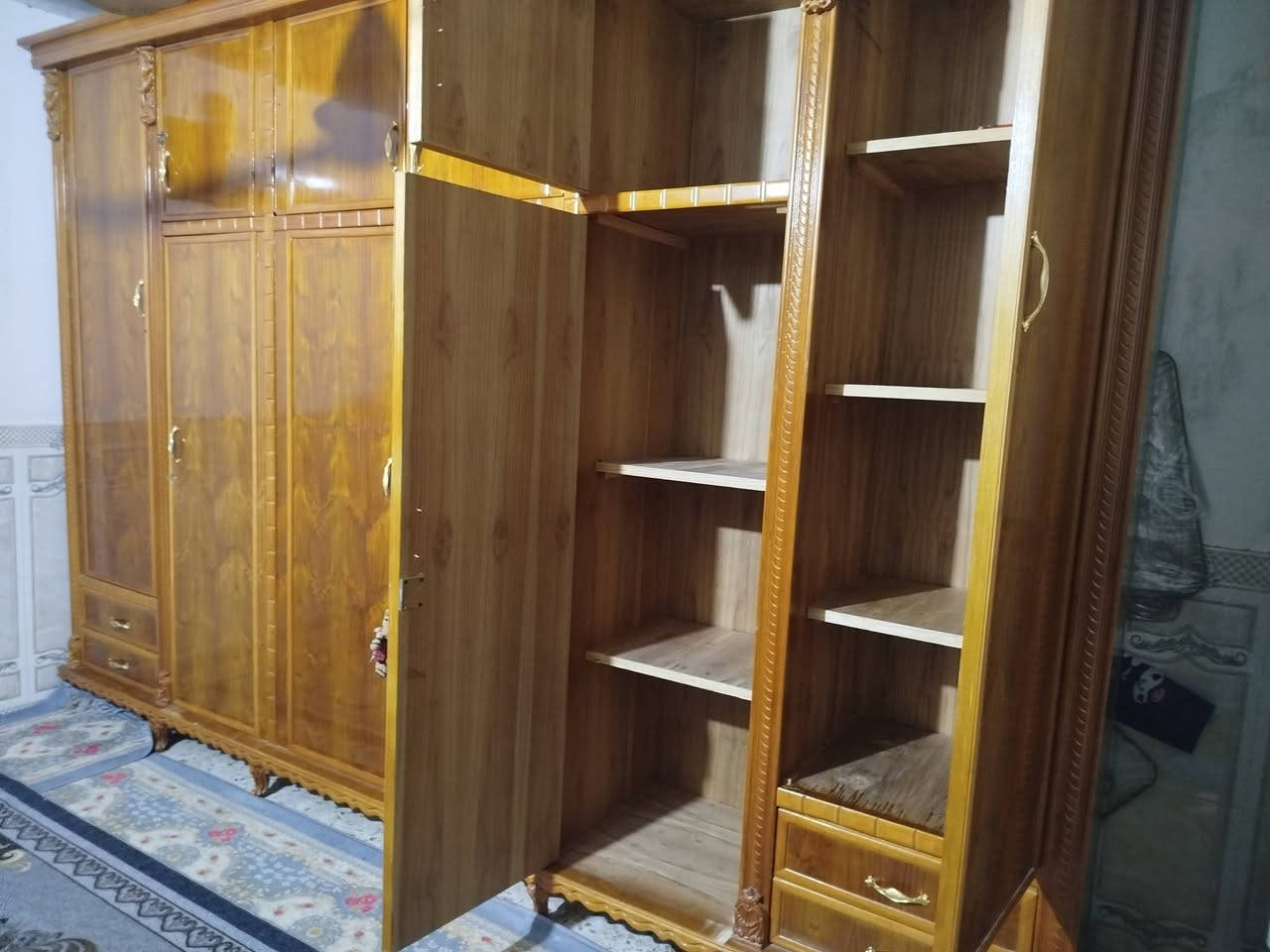 مرحبا 
كنتورصاج عراقي (تزكام) عدد الابواب ٦مع ملحق النجارة الثقيلة التزكام مع ارجل كنتور كعب الغزال ومجرات اربعه اي ضرر اي خدش اي كسر لايوجد بقطعه جديدة كلش 
مكاني  (بغداد -الشعب (الديوان )

سعر شراء تفصال حسب طلب (مليون وخمسيمية)

سعر بيع (٩٨٠الف وبيه مجال للشراي يتفضل ويدلل)

رقم اتصال واتساب(***********)
