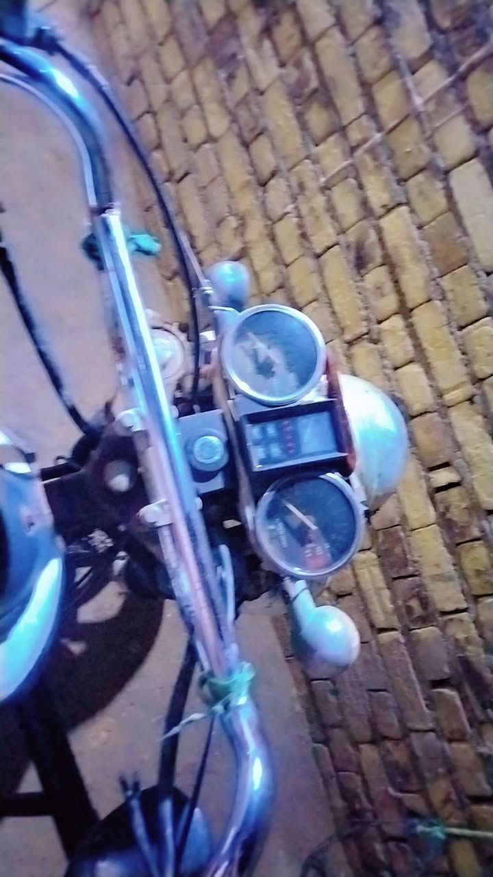 السلام عليكم شباب ستوته جهاز نظيفه موديل 19 ماكينه 22 نظيفه حلوه خوش ستوته اوراق مقفوله مكان الديوانيه الحمزه ونتصل على هذا الرقم***********
