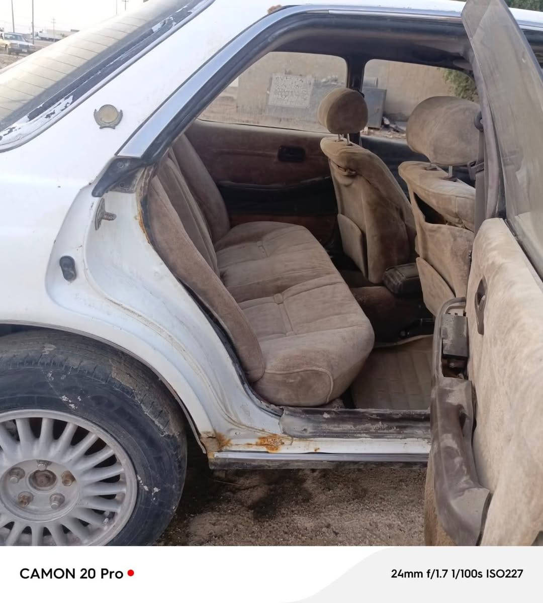 للبيع ماركة مديل 99 مكينه بلادي لا تنقيص ولا تبخير كير جديد سياره نقصه بس كهرباي بيه طبك بس اديير ماتشتقل ابيع كوم حديد بيه رقم انبار سنويه بس ماندل راعية ابي كوم حديد ***********السعر 17بيه مجال الشراي
