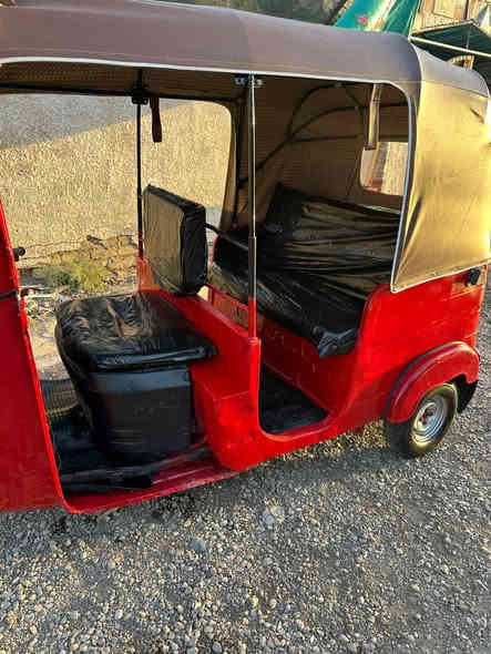 السلام عليكم تكتك البيع موديل 18 شهر 12 بيه دوسات تعبانه والتكتك بيه معجون وبيه فطر با جامه قفله 3و800  اوراق 
 المصطفى ورقه والجمارك6
***********
