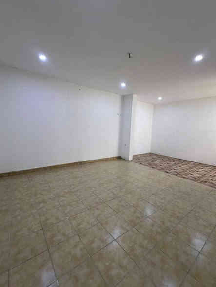 كود7\50
بيت للبيع في مجمع اينده في اربيل 
مجمع اينده 2
المساحة :- 216م 
يتكون من :-
 2 غرفة نوم | استقبال | هول | مطبخ    | مجموعة صحية |  
نقدي بدون اقساط 

***********واتس

***********
