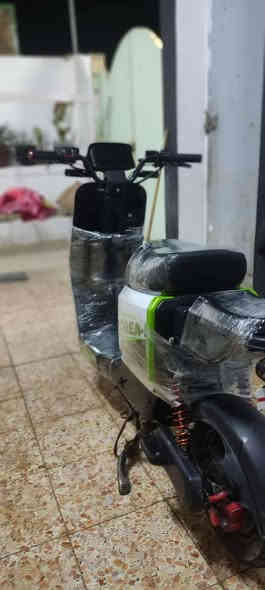 السلام عليكم متاح 
مطور شحن ار 7
بطايات 28امبير 
تشقيل عن بعد
قفل سرقه
مطور نيضف 
الملف والي اصلي 
عقل رياضي 72فولت
السعر 350وبي مجال
0770 034 7882
