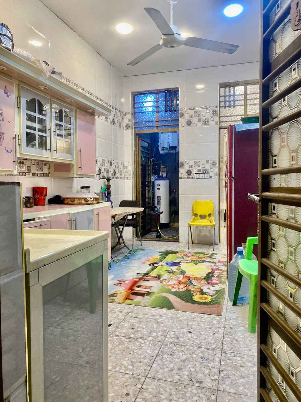 سلام عليكم
بيت للبيع مساحه 140
مكان حي طارق القديم 
السعر 95 وبي مجال 
للاستفسار ***********
