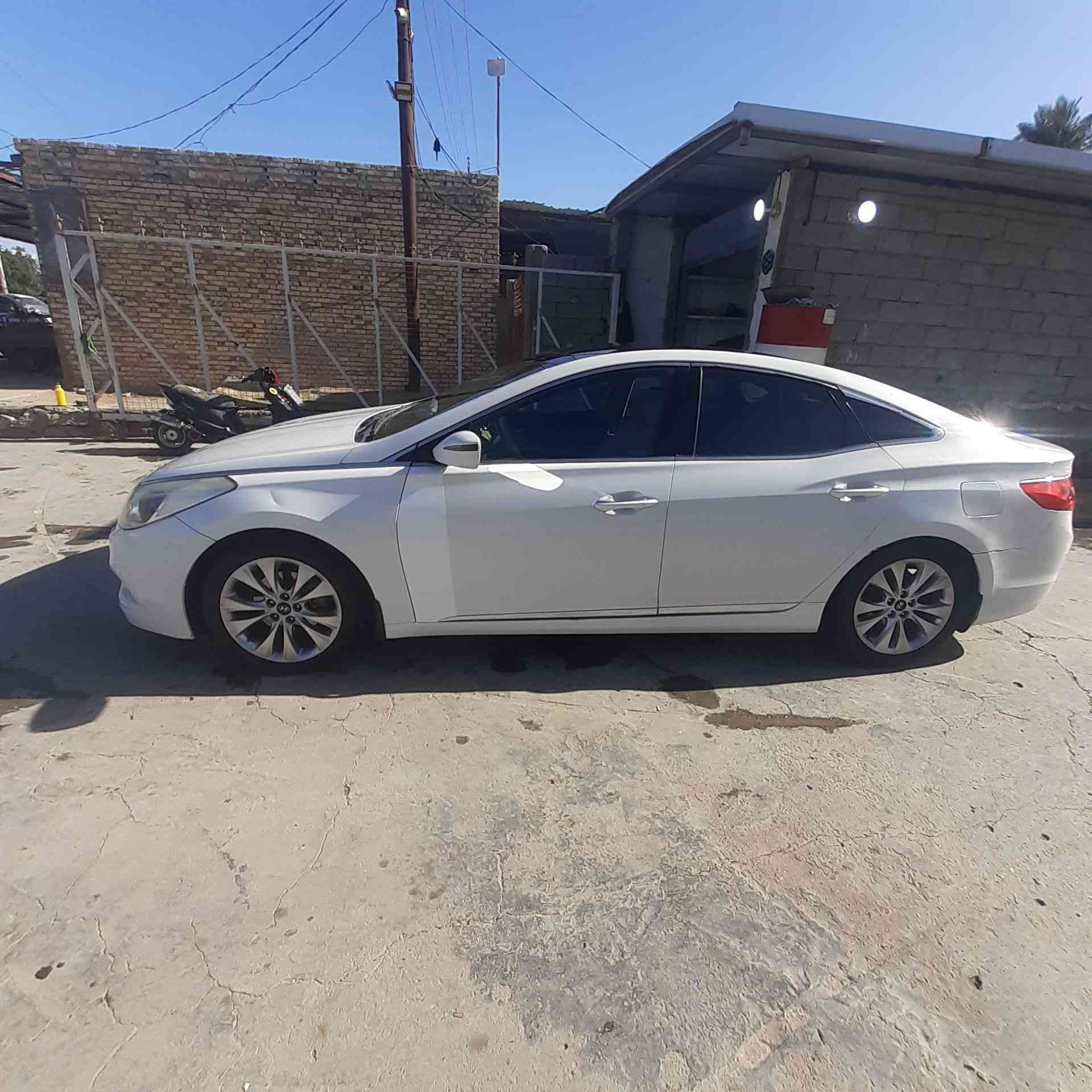 سلام عليكم للبيع او مراوس
ازيره 2012 وارد خليجي 

رقم بغداد تحويل مباشر 

فول واحد على واحد ما عده بصمه 

كشنات جلد + كهرباء 

مري شفط +اشيار بل مري 

لايت لد امامي خلفي 

بنرامه تبريد كشنات 

حساسات امامي خلفي 

شاشه كبيره كامره 

تحكمات استيرن برده خلفيه كهرباء 

تبريد قطعتين 

{مكينه وكير وحداديه وتخم تاير كله جديد } 

صبغ جاملغات خلفيه اثر تصليح بل هلات الخلفيه بدون دوخل سعر 120 وبيه مجال 

***********

*********** مكاني اطراف النجف غماس
