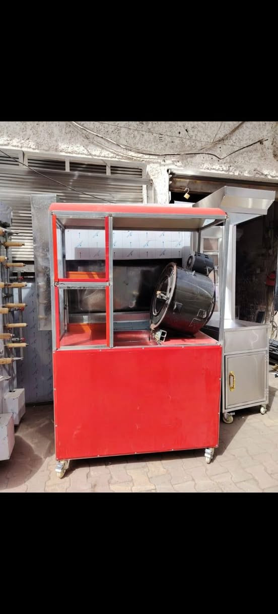 السلام عليكم ماكينه مال حب وبيها خانتين مال شيبس مستعمله اسبوع واحد فقط الماكينه  للبيع للاستفسار ***********
