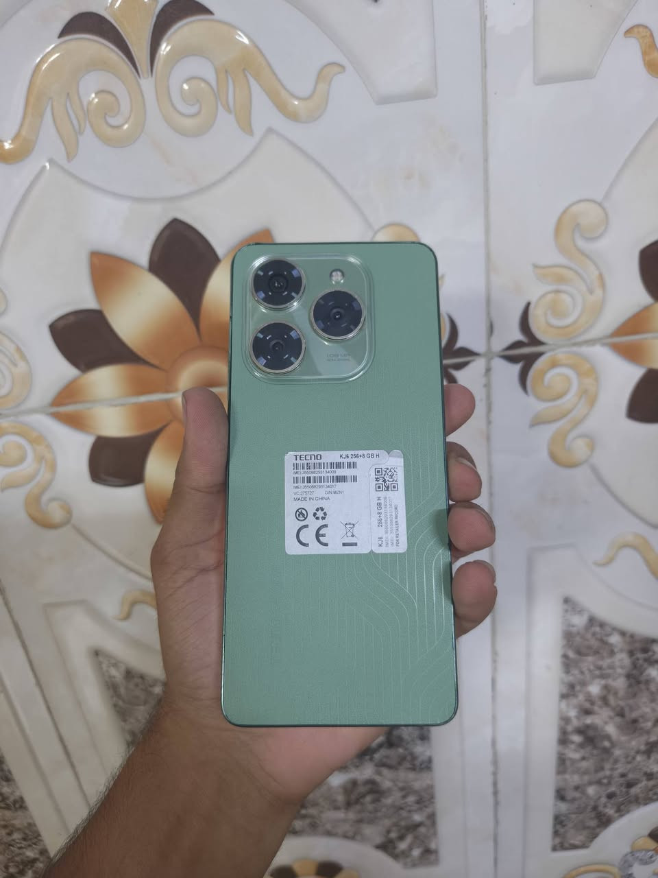 تكنو سبارك 20 برو 
ذاكره 256 رام 16 
 مشكله بس وايفاي ميشتغل
 شغال عل اخر حبه اريده ب 75 الف مكاني بغداد البلديات

اتصال ‏ *********** ‏
