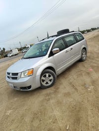 دوج كرفان للبيع موديل 2008 السياره كامله مكمله تخم تاير جديد صدر امامي...