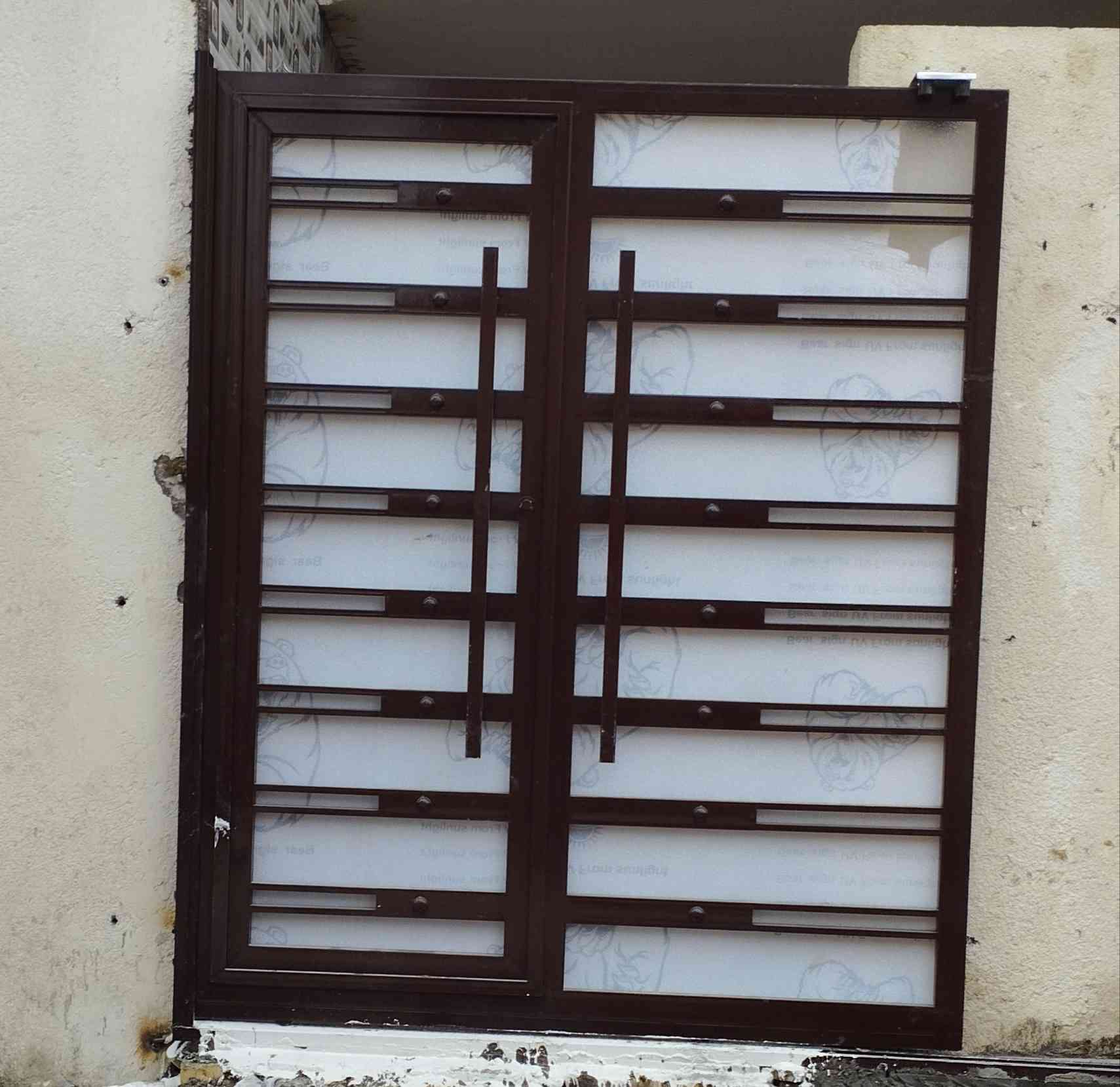 حداده عامه 
ابواب🚪 شبابيك🪟 محجرات🪜 سقايف 🎞️حسب الطلب 

حداده متنقله للعمل الموقعي🏘️ للطلب ⚒️⚒️🔨
الاتصال 👇👇👇👇👇👇
***********
***********
