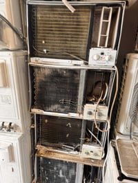 مكيفات عدد ٤ بلاديات ونضاف واحد وادي و٢حافظ واحد جنرال غاز ٤١٠ وضع شرك...