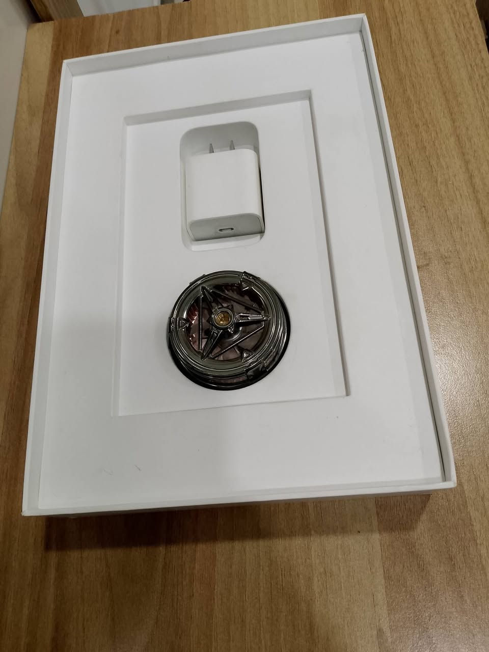 السلام عليكم
ايباد 9 

ذاكره 64 

نظافة مثل ماموضح

ملحقات كاملة وبي براد 

السعر 300 

المكان بغداد حي الجهاد
***********
