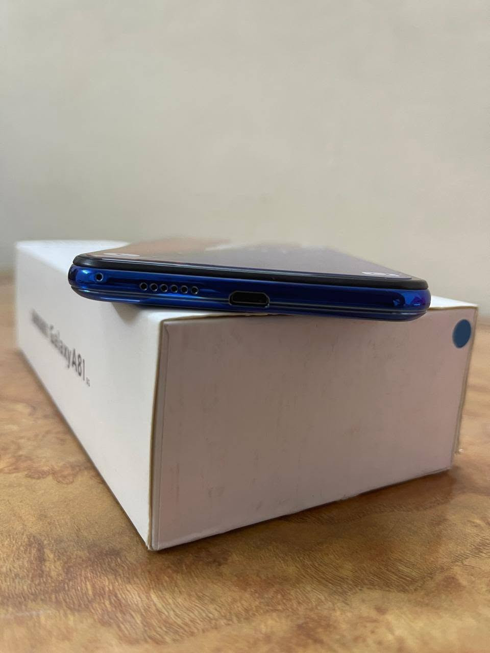 السلام عليكم
Samsung a81 5G

جديد ما مستخدم بالجيس

ذاكرة 128

يدعم انترنت 5G

كاميرا ثلاثية

بطارية 4000 مللي امبير

مساحة تخزين قابلة للتوسيع
مع ملحقات كامل تتكون من:
. كفر شفاف
. لصقة شاشة
. شاحنة تلفون اصلية
. واير شحن
. دبوس سيمكارت

السعر 120 وبي مجال

متوفر توصيل

للتواصل ***********
